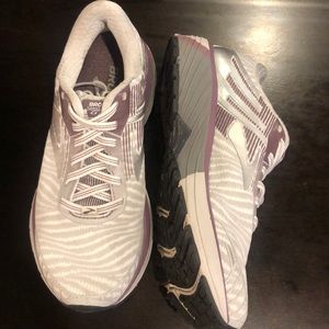 Brooks Adrenaline GTS 18 Running Shoes - Women’s